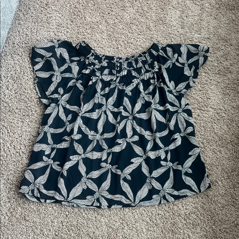 LOFT Black and White Knot Print Top Size XL